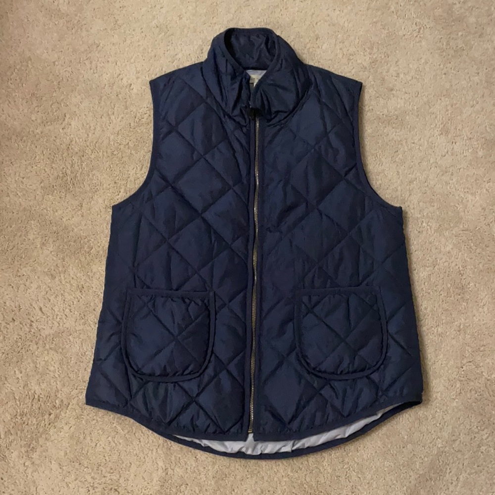 Women’s Size Medium 41 Hawthorn Brand Navy Blue Vest. 100% Polyester.